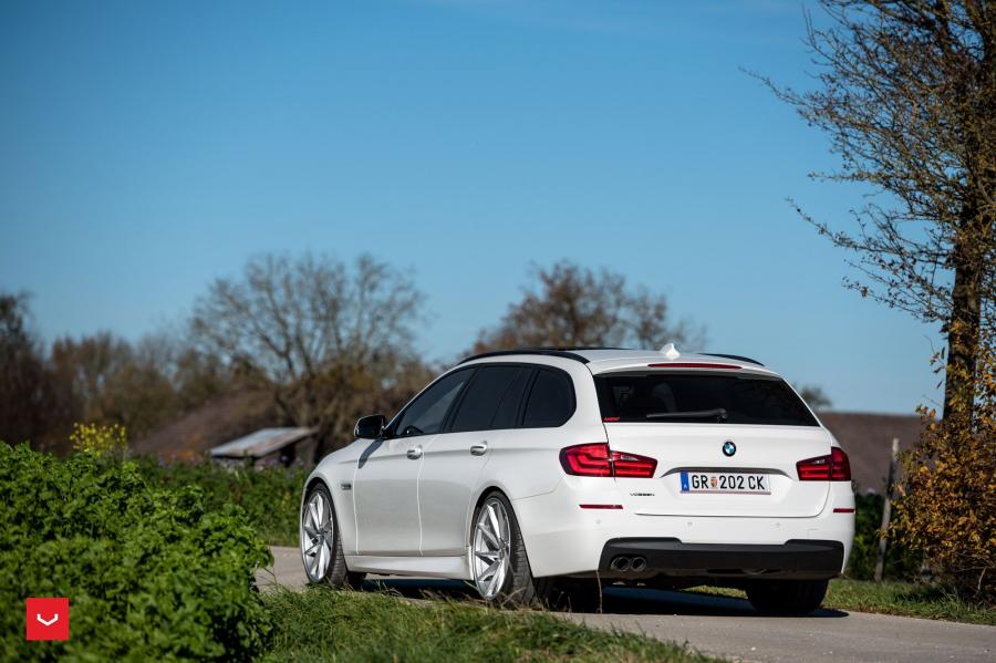  BMW 5-Series Touring on Vossen Wheels (CVT) 2016 года  (фото 11 из 17)